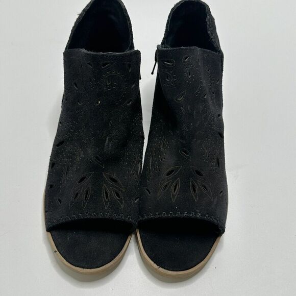 Coolway Women's Size 8.5, 39 Jasper Flat Open Toe Lasercut Bootie Black Spain - Picture 5 of 11